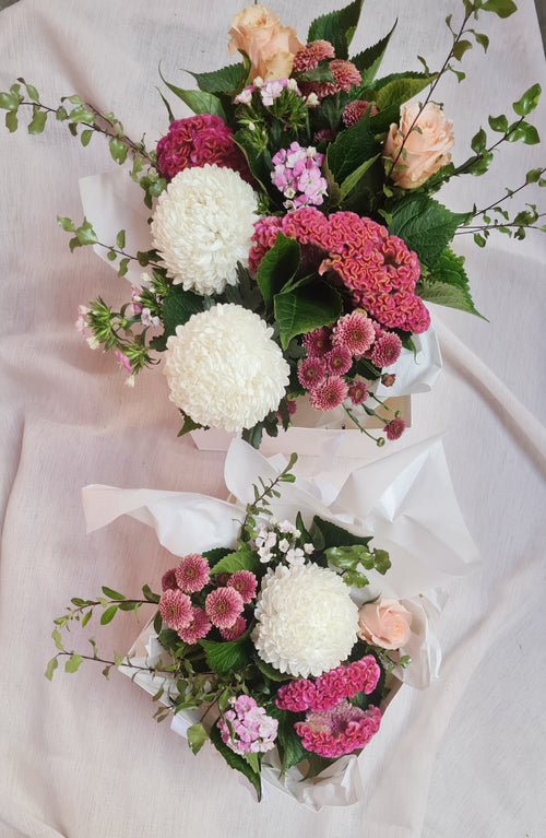 THE FRESH POSY & VASE - Florist choice